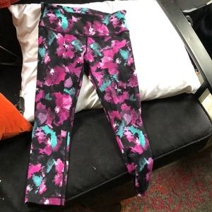 LuluLemon Capri leggings size 6